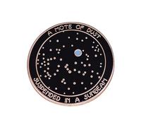 Pin esmaltado con texto en inglés "A Mote of Dust Suspended In A Sunbeam - Pin esmaltado con lunares azules pálidos La Tierra en una vasta arena cósmica", insignia encantadora para mochilas, metal
