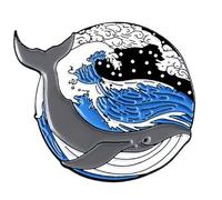 Pin esmaltado de ballena en olas con respaldo de seguridad., Esmalte, Sin gemas.