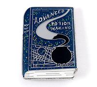 Pin oficial de Harry Potter Advanced Potion Making Book por The Carat Shop