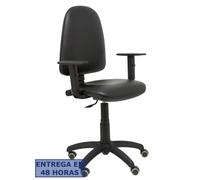 Silla Aýna similpiel negro con brazos regulables y ruedas parqué