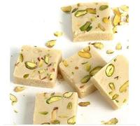 Pista Burfi - Dulce tradicional indio de 2 kg, el mejor regalo para todas las ocasiones, Raksha Bandhan, matrimonio, Diwali, Holi, Ganesh Chaturthi Festival Treat para familiares y amigos