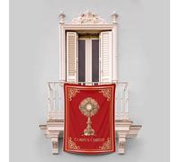 Pla Pla Pla Balconera Corpus Christi Semana Santa Religiosa. Decoración religiosa de tela 70x100 cm. Colgadura con damasco rojo. Decoración balcón. Tela impresa con imagen Corpus Christi Burdeos.