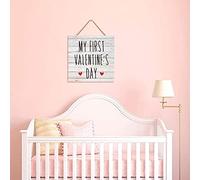 Placa de madera con texto en inglés «My First Valentine's Day» para colgar en el porche o el día de San Valentín, 30,5 x 30,5 cm