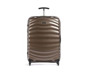 Planear una aventura de una semana es mucho más fácil con la Samsonite Lite Shock, una maleta que destaca por su construcción ligera pero resistente en polipropileno, capaz de llevar todo lo que neces