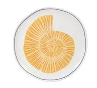 Plato de presentación de cerámica modelada blanca con concha amarilla