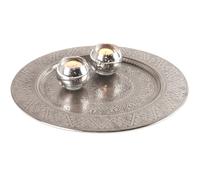 Plato Decorativo Manar como Bandeja, Metal, Oriental, Plateado 35 cm | El diseño de Manar sigue el estilo oriental. Asimismo, 35 cm de ancho, 1 cm de alto y 35 cm de largo definen el formato.
