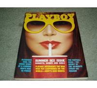 Playboy Agosto de 1982 Akio Morita/Sony Entrevista, Alexander Haig's Rise to Power, Robert Silverberg Fiction, Peter O'Toole Profile, Mariette Hartley 20 Questions, B. Kliban Humor, Pro Football