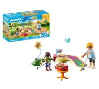 PLAYMOBIL myLife 71449 Mini Golf, un Golpe Tras Otro hacia el Objetivo, con Palos de Golf, Pelotas y Helado incluidos, Juguetes para niños a Partir de 4 años