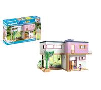 PLAYMOBIL myLife 71607 Casa con jardín, con Dos Figuras y una Hoja de Pegatinas, Hecha de más del 80% de Materiales reciclados y de Base biológica, Juguetes para niños y niñas a Partir de 4 años