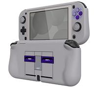 PlayVital ZealProtect Funda Protectora para Nintendo Switch Lite Accesorios Carcasa con Protector de Pantalla&Tapas de Agarre para el Pulgar&Pegatinas de ABXY Dirección Botón(Clásico SNES)