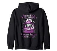 Please Hold I'm NEGOTIATING A Pastry Treaty with Elves Sudadera con Capucha