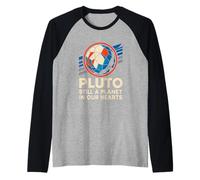 Pluto sigue siendo un planeta Vintage SpaceWolf para hombre Camiseta Manga Raglan