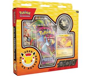 Pokémon: Colección Día de Pokémon 2026 (1 Carta holográfica de promoción, 1 Moneda y 3 Sobres de Mejora)