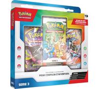 Pokémon: Colección ilustración Primeros compañeros de Aventura - Serie 3 del GCC Pokémon (3 Cartas promocionales, 2 Sobres de expansión y 1 Hoja de Pegatinas), edición en Italiano