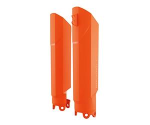 POLISPORT 8399200001 - Protector de horquilla envolvente completo fabricado en plástico resistente a los impactos y a la abrasión compatible con motocicletas KTM en color Naranja