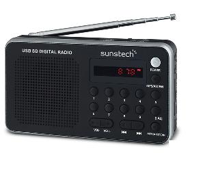 Portable digital AM/FM radio silver