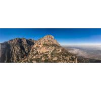 Póster de 120 x 40 cm: dron panorámico de la abadía de Montserrat cerca de Barcelona en la cordillera de la mañana (160131826)