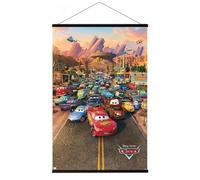 Póster de Cars Pixar (motivo principal - todos los personajes - Rayo McQueen & Friends) (tamaño: 61 cm x 91,5 cm) (póster y listones magnéticos)