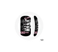 Póster de la canción BOOMBAYAH del álbum Square One de Blackpink con ratón inalámbrico.