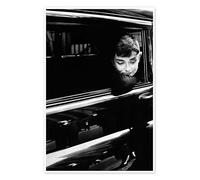 Posterlounge Audrey Hepburn in the Car Póster