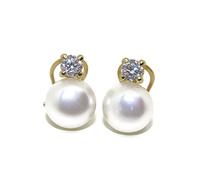 Preciosos pendientes "Tú y Yo" de oro amarillo de 18K con circonitas y perlas cultivadas tipo botón.