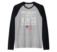 Presidents Are Not Kings Bandera de Estados Unidos No Kings In America Retro Camiseta Manga Raglan