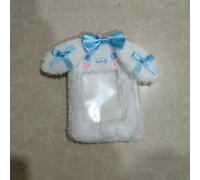 Producto 2D con Hello Kitty Melody y Cinnamoroll, fundas para tarjetas de felpa, un adorable estuche tipo campus con llavero y una bolsa para identificaciones y tarjetas de acceso