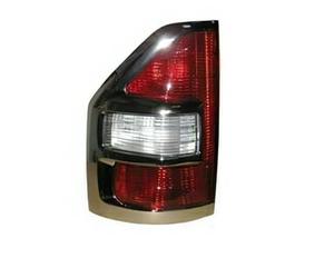 PROPOSTEONLINE Faro fabricado para Mitsubishi Pajero de 2001 a 2002 trasero lado conductor con 3 conectores + marco cromado MR508783