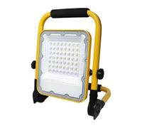 Proyector LED recargable 30W con soporte abatible, ideal para presentaciones y entretenimiento en exteriores.