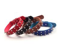 Pssopp Collar de Estilo Punk, Collar con Púas Ajustable de Cuero PU para Perros Medianos y Grandes, Elegante Diseño de Remaches para Mascotas de Moda (Rojo)