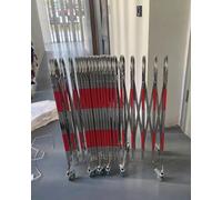 Puerta de barrera retráctil, control de acceso a eventos estilo acordeón, postes plegables para centros comerciales y espacios de eventos