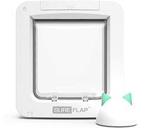 Puerta de mascotas SureFlap Connect Sure Petcare con lector de microchip y hub conector; aplicación; toque de queda; gatos y perros pequeños; puerta, ventana y pared; blanca; 4 pilas C (no incluidas).