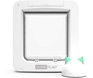 Puerta de mascotas SureFlap Connect Sure Petcare con lector de microchip y hub conector; aplicación; toque de queda; gatos y perros pequeños; puerta, ventana y pared; blanca; 4 pilas C (no incluidas).
