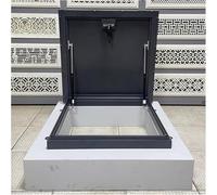 Puerta de seguridad de acero galvanizado negro con junta superpuesta para un acceso y mantenimiento seguros al techo, 80 x 80 cm, ideal para contratistas y propietarios de viviendas