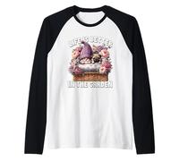Pug Gnome Dad Life Is Better In The Garden For Pug Grandpa Camiseta Manga Raglan