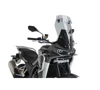 Puig 22371H Cúpula Touring Con Visera Ahumado diseñada para mejorar la aerodinámica, optimizar la protección frente al viento y ofrecer mayor confort y estabilidad durante la conducción