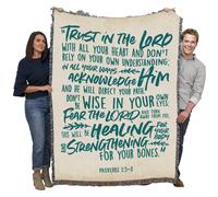 Pure Country Weavers Trust in the Lord Blanket - Escrituras - Proverbios 3: 5-8 - Tapiz de obsequios religiosos tejido de algodn - Hecho en los Esta