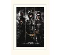 Pyramid International - Póster de la película El Caballero Oscuro: La Leyenda renace (Tres) - de el Hobbit Memorabilia 30 x 40 cm, Papel, Multicolor, 30 x 40 x 1,3 cm