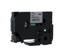 Q-Nomic TZe-243 cinta 18mm texto azul sobre blanco (8M)