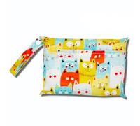 Qiantull Mini bolsa de pañales con patrón de animales coloridos, impermeable, 22 x 15 cm, pequeña bolsa húmeda para pañales, bolsa organizadora de ropa húmeda para bebés, natación, viajes, playa