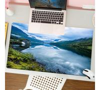 QRFASFZO Alfombrilla Ratón,XXL 80x30 cm Mouse Pad Grande Gaming, Alfombrilla Antideslizante,Tapete Escritorio con Bordes Cosidos,Fotografía de Naturaleza y paisajes con cabañas de Madera Clear River