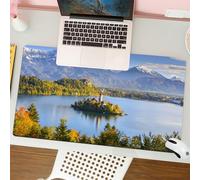 QRFASFZO Alfombrilla Ratón,XXL 80x30 cm Mouse Pad Grande Gaming, Alfombrilla Antideslizante,Tapete Escritorio con Bordes Cosidos,Vista al Lago Alpino, Isla Tranquila, con una Iglesia rodeada de árbol