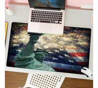 QRFASFZO Alfombrilla Ratón,XXL 80x30 cm Mouse Pad Grande Gaming, Alfombrilla Antideslizante,Tapete Escritorio con Bordes Cosidos,La Estatua de la Libertad se Ilumina con Fuegos Artificiales y una Ban