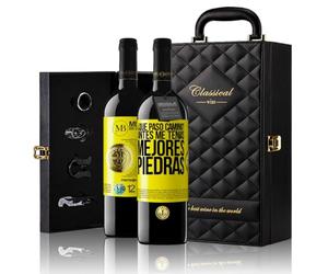 «¿Qué pasó camino? Antes me tenías mejores piedras» Mensaje en una Botella. Estuche-Maletín de LUJO 2x Vino Tinto Premium Reserva 12 Meses y Set de 4 Accesorios. Etiqueta Amarilla PERSONALIZABLE