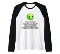 Quién Sirve cuál es la puntuación Jugador de Pickleball Humor Camiseta Manga Raglan