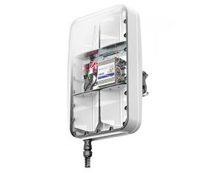 QuMax Omni with splitter for TRB500, 4x Antenna 5G Band71 + PoE splitter