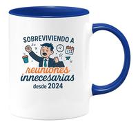 quotedazur - Taza Divertida Sobreviviendo a reuniones innecesarias desde 2024 - Regalo Nuevo trabajo, regalo compañero, oficina Para Mujer