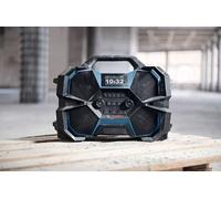 Bosch Professional 18V/12V System radio a batería GPB 18VH-6 SRC (carga interna para 18 V y 12 V, incl. abrebotellas, 2 pilas AAA, película protectora de pantalla, sin batería/cargador)