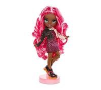 RAINBOW HIGH 575733EUC Muñeca de Moda con 2 Prendas y Accesorios para muñecas, Edad: 6-12 años, Rosa (Rojo Rosado), Daria Roselyn