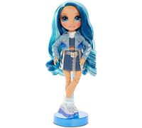 RAINBOW HIGH Muñeca de Moda - Skyler Bradshaw - Muñeca en Azul con Conjuntos Elegantes, Accesorios y Soporte para Muñeca Serie 1 - para Niñas a Partir de 6 Años
